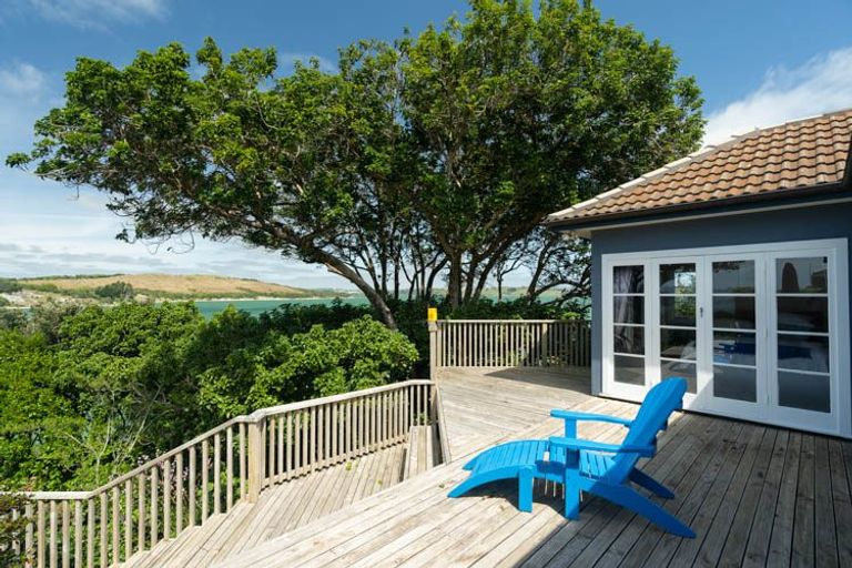 Photo of property in 11 Cliff Street, Onerahi, Whangarei, 0110