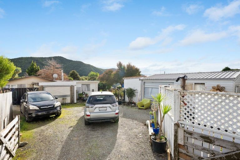 Photo of property in 25a Moana View Road, Waikawa, Picton, 7220