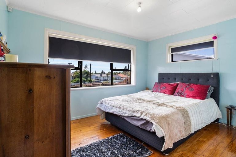 Photo of property in 13 Geoffrey Place, Mangere East, Auckland, 2024