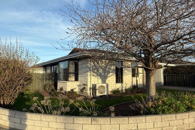 Photo of property in 1/52b Chipping Lane, Redwood, Christchurch, 8051