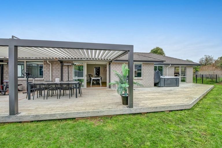 Photo of property in 9 Riverboat Lane, Helensville, 0800