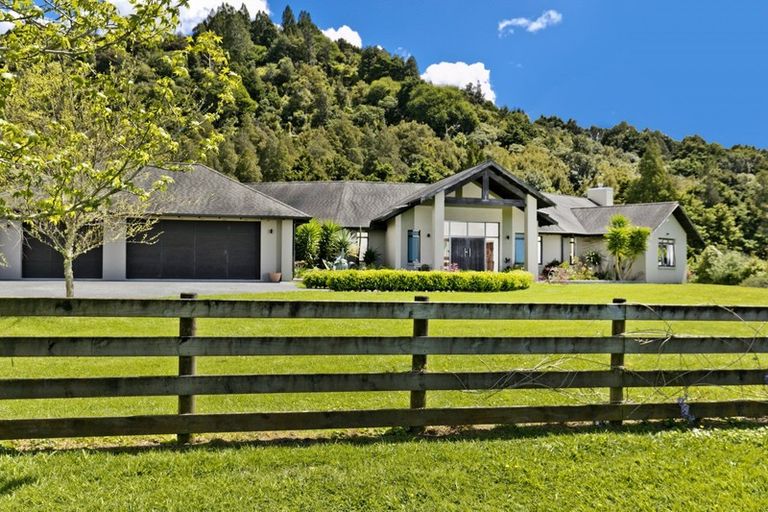 Photo of property in 131b Waitoki Road, Waitoki, Kaukapakapa, 0871
