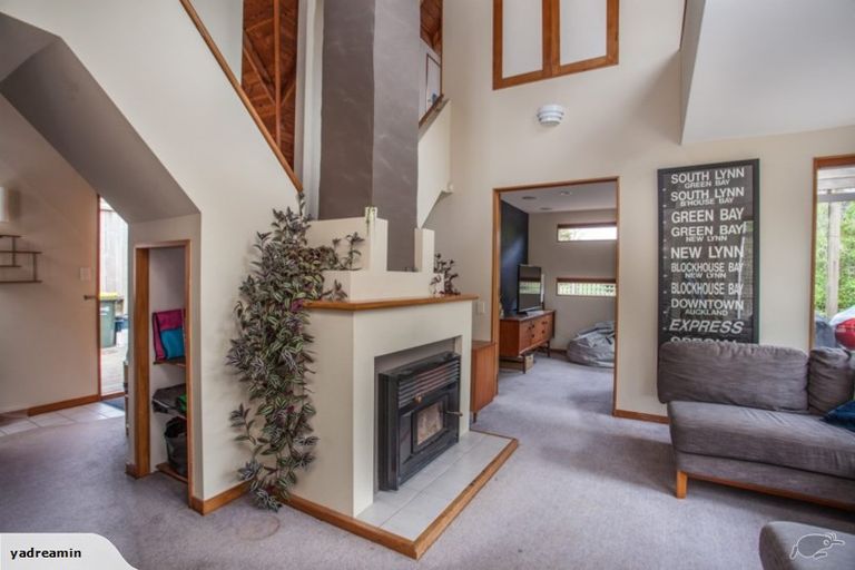 Photo of property in 2/7 Savoy Road, Glen Eden, Auckland, 0602