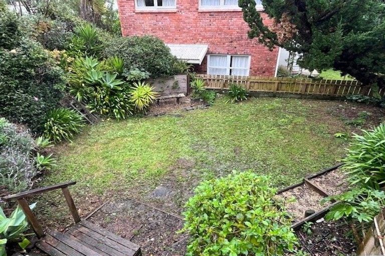 Photo of property in 1 Evelyn Road, Cockle Bay, Auckland, 2014