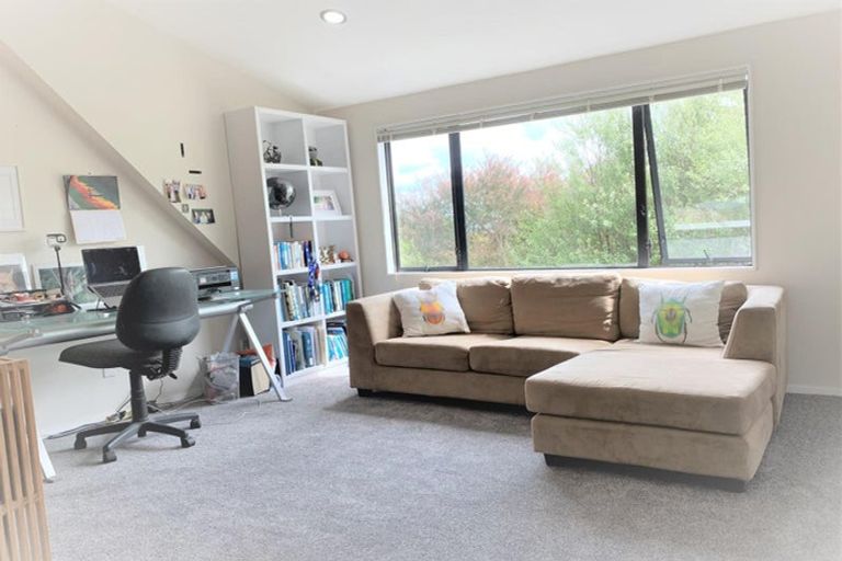 Photo of property in 21 Pohutukawa Avenue, Red Beach, 0932