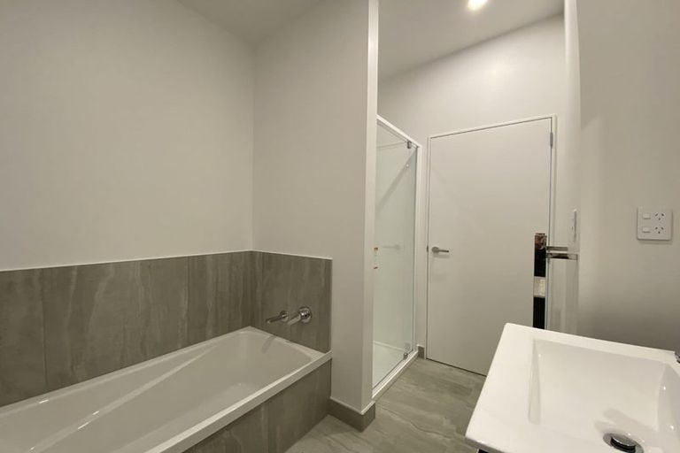 Photo of property in 62u4 Spenmoor Street, Newlands, Wellington, 6037