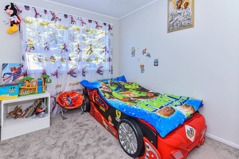 Photo of property in 2/21 Komako Place, Papatoetoe, Auckland, 2025