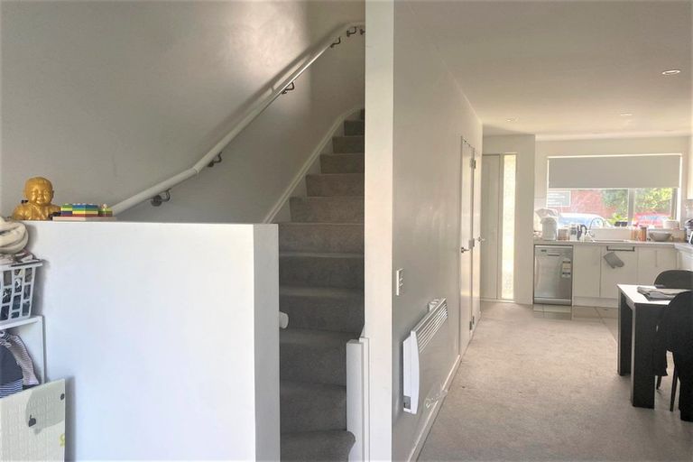 Photo of property in 15/2u Stone Street, Miramar, Wellington, 6022