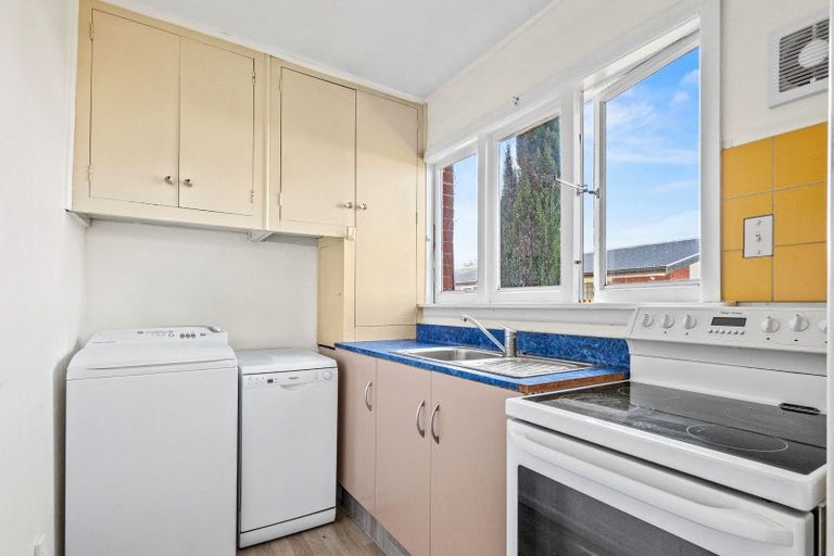 Photo of property in 2/19 Newbridge Place, Ilam, Christchurch, 8041