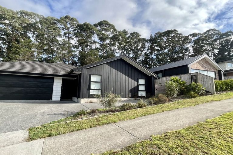 Photo of property in 7 Maraeariki Avenue, Orewa, 0931