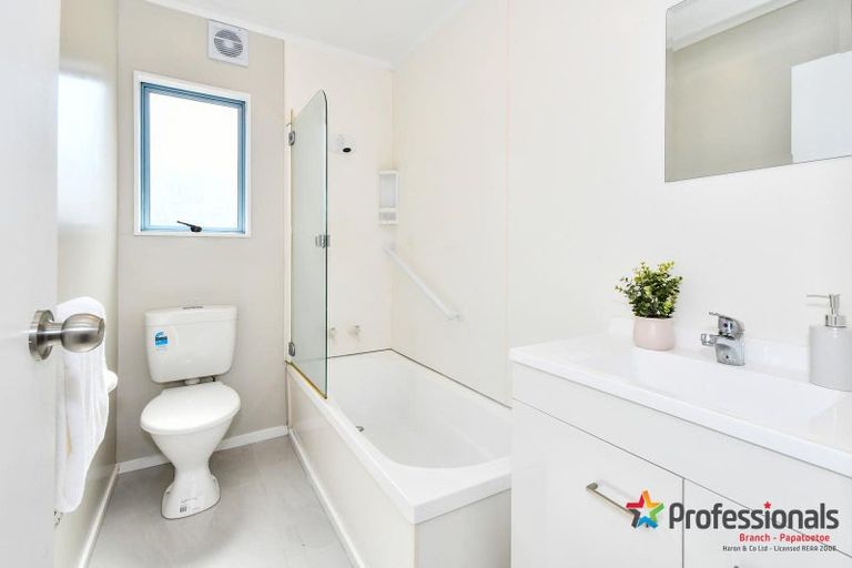 Photo of property in 22 Caringbah Drive, Papatoetoe, Auckland, 2025