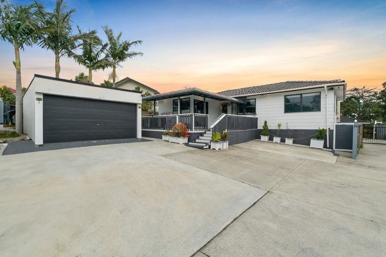 Photo of property in 97 Everglade Drive, Totara Heights, Auckland, 2105