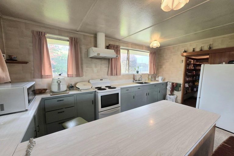 Photo of property in 17 Awamoa Road, South Hill, Oamaru, 9400