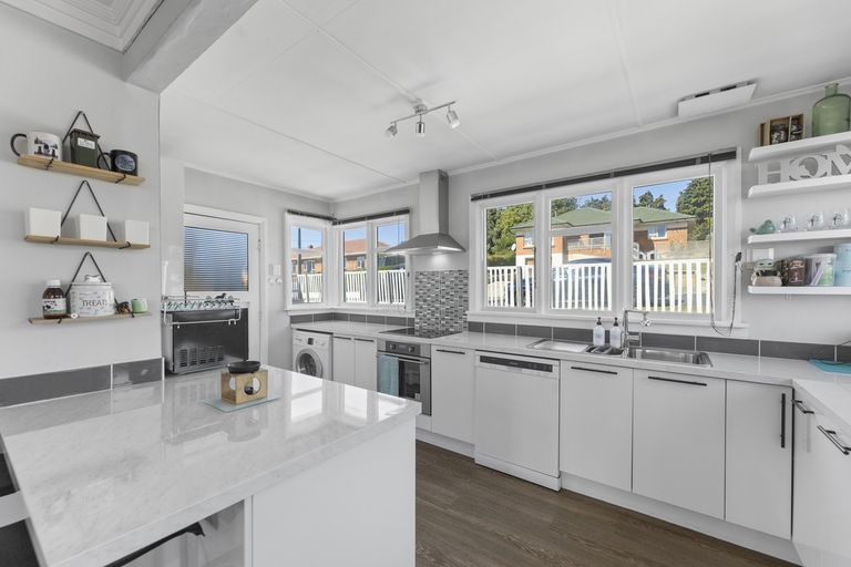 Photo of property in 11b Cuba Street, Petone, Lower Hutt, 5012