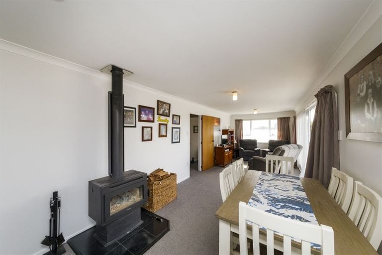 Photo of property in 11 Leander Place, Milson, Palmerston North, 4414