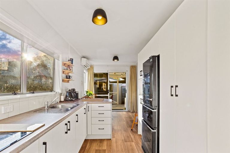 Photo of property in 14 Ascot Avenue, Henderson, Auckland, 0610