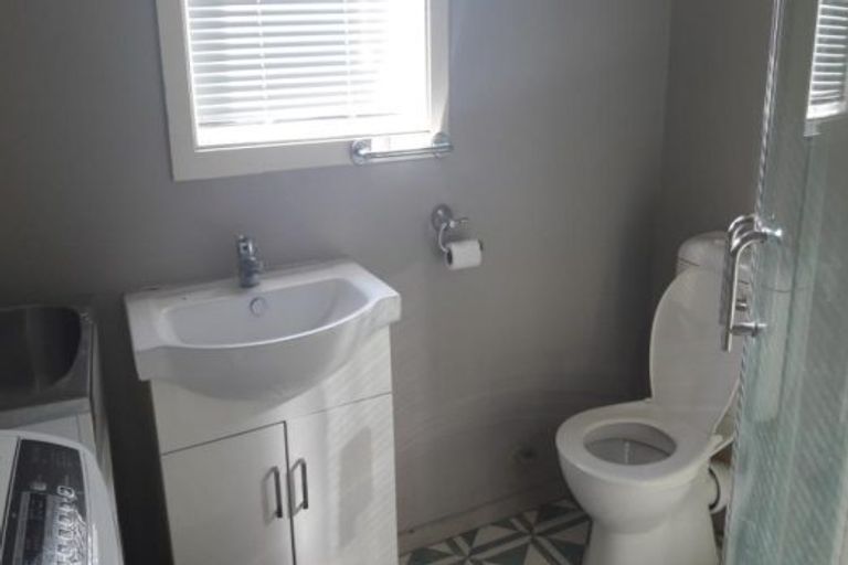 Photo of property in 16 Tika Street, Riccarton, Christchurch, 8041