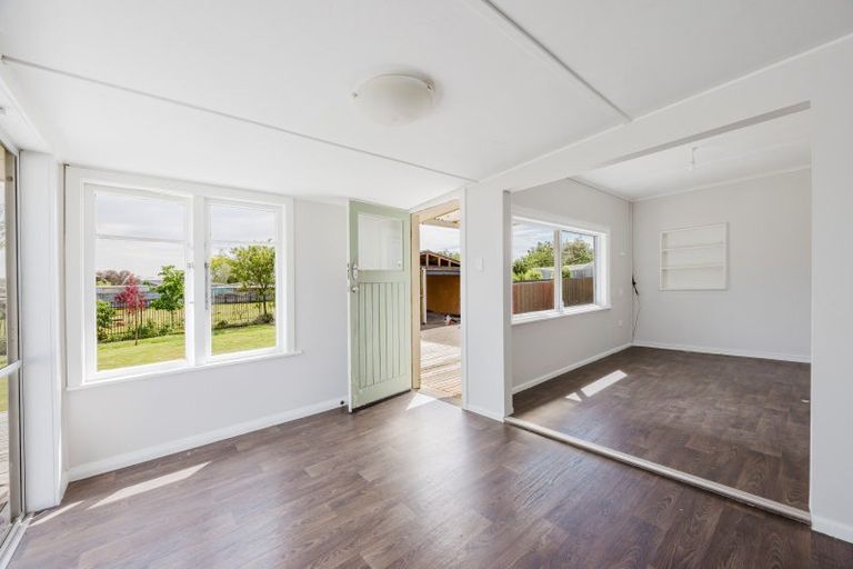 Photo of property in 12 Woburn Street, Waipukurau, 4200