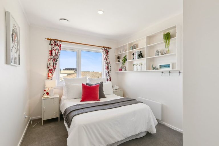 Photo of property in 15b Dargle Way, Island Bay, Wellington, 6023