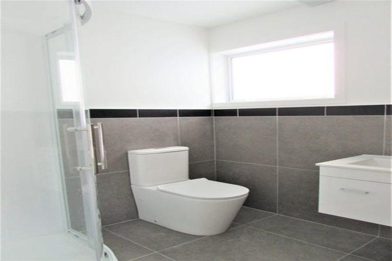 Photo of property in 11a Kowhai Street, Tawa, Wellington, 5028