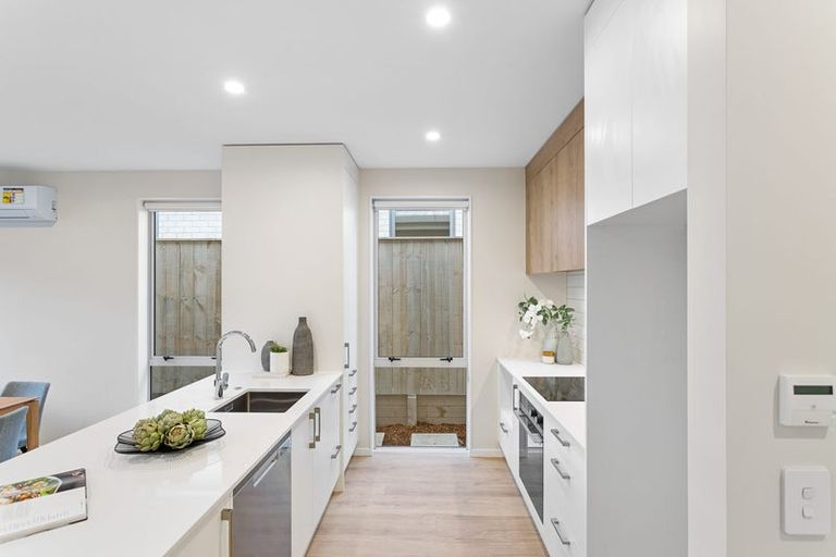 Photo of property in 6 Te Awapu Crescent, Takanini, 2112