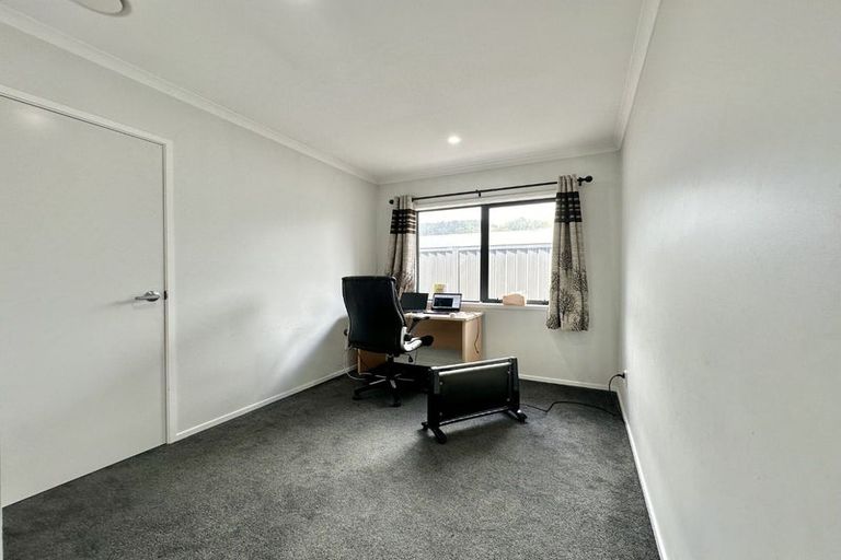 Photo of property in 33 Hopkirk Avenue, Wallaceville, Upper Hutt, 5018