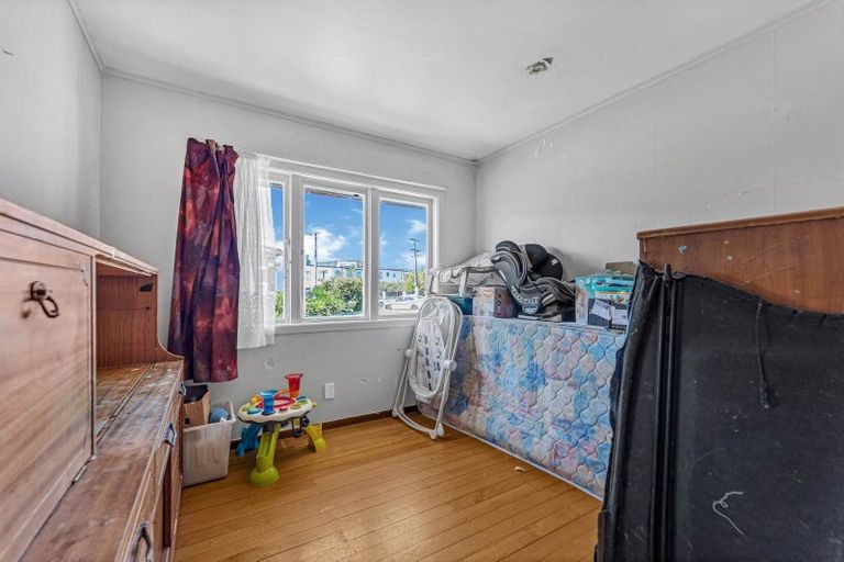 Photo of property in 87 Smythe Road, Henderson, Auckland, 0612