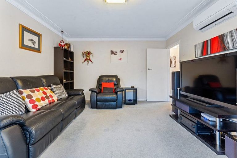 Photo of property in 23 Hutchinsons Road, Bucklands Beach, Auckland, 2014