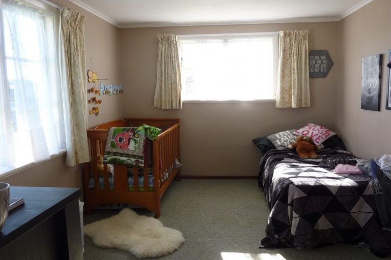 Photo of property in 1 Laurent Vc Street, Hawera, 4610
