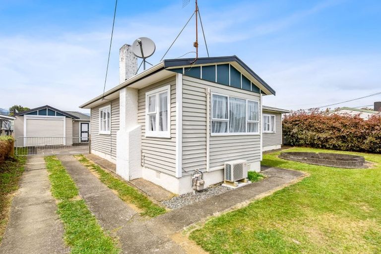 Photo of property in 4 Ferguson Street, Levin, 5510