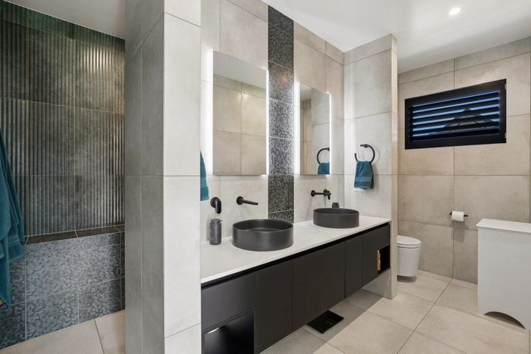 Photo of property in 3 Chimney Lane, Jacks Point, Queenstown, 9371