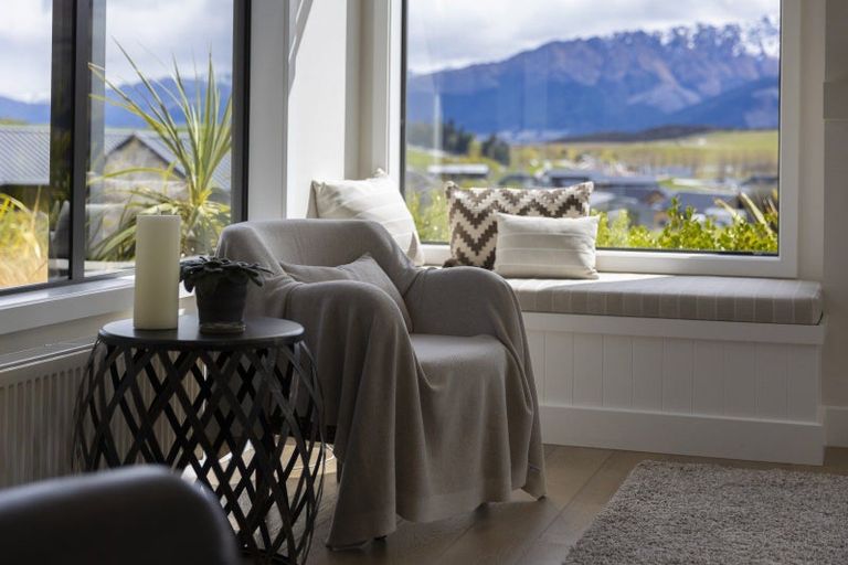 Photo of property in 14 Kerrera Lane, Jacks Point, Queenstown, 9371