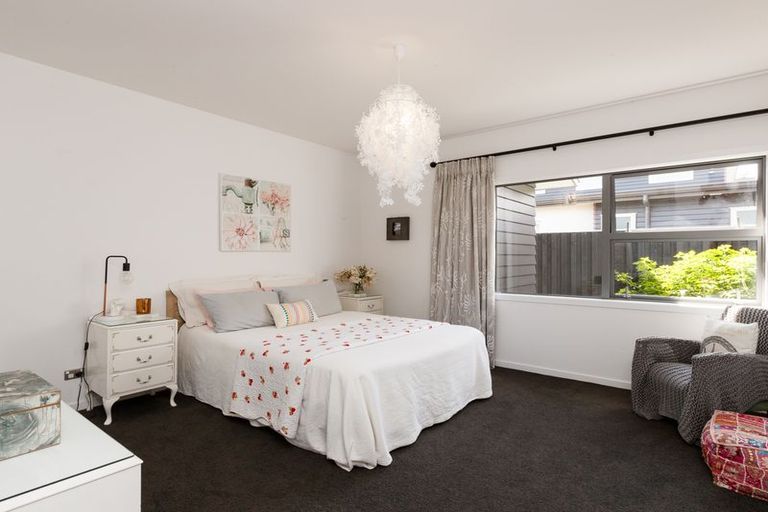 Photo of property in 18 Grand Oaks Drive, Awapuni, Palmerston North, 4412