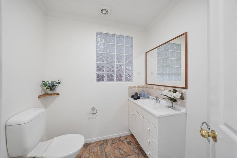 Photo of property in 23 Amesbury Drive, Churton Park, Wellington, 6037