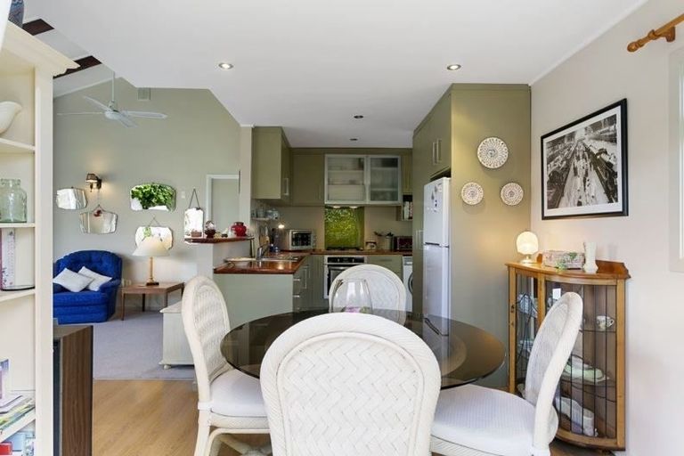 Photo of property in 15 Hilden Place, Hilltop, Taupo, 3330