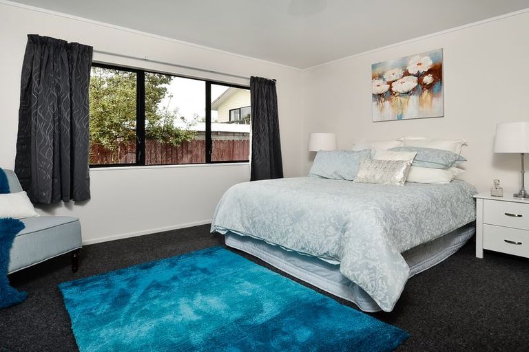 Photo of property in 2/14 Queen Mary Avenue, New Lynn, Auckland, 0600