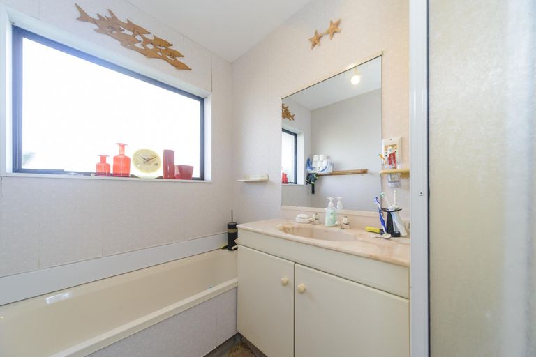 Photo of property in 8a Moyne Avenue, Milson, Palmerston North, 4414