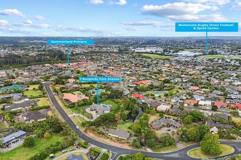 Photo of property in 7 Burgundy Park Avenue, Henderson, Auckland, 0612