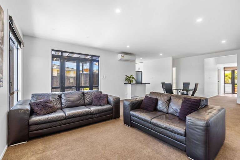 Photo of property in 49 Paynters Avenue, Strandon, New Plymouth, 4312