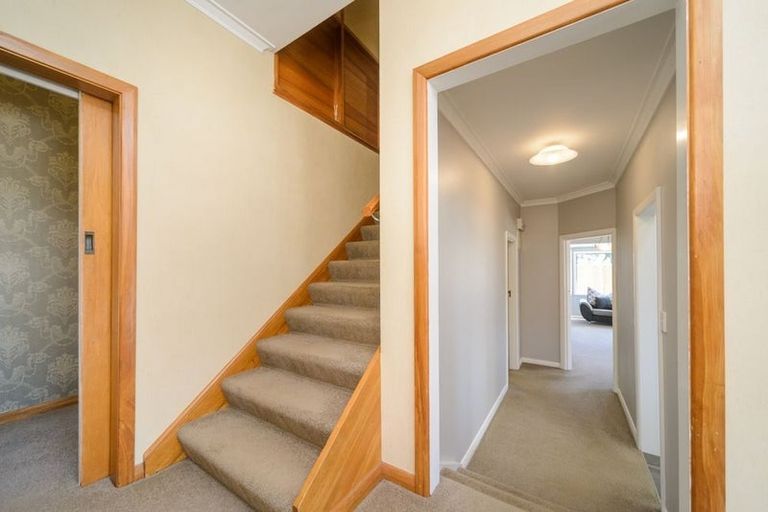 Photo of property in 12 Innes Place, Roslyn, Palmerston North, 4414