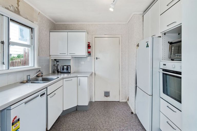 Photo of property in 103 Kenmore Street, Newlands, Wellington, 6037