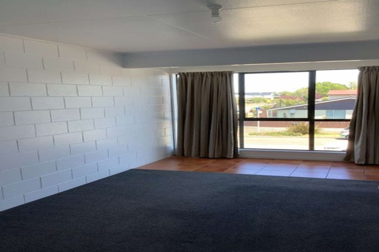 Photo of property in 2/86 Picton Avenue, Riccarton, Christchurch, 8011