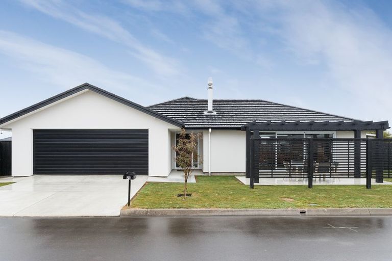 Photo of property in 20 Pegasus Place, Kelvin Grove, Palmerston North, 4414