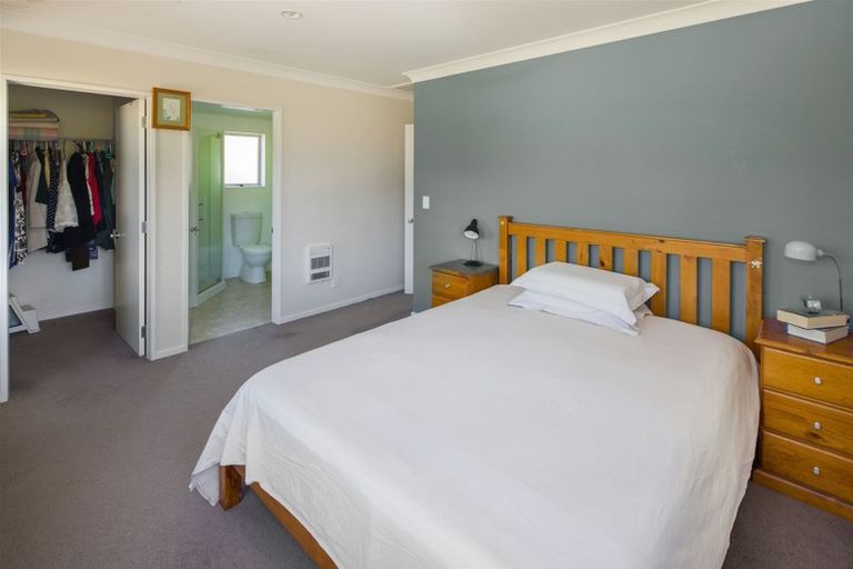 Photo of property in 19a Wantwood Grove, Churton Park, Wellington, 6037