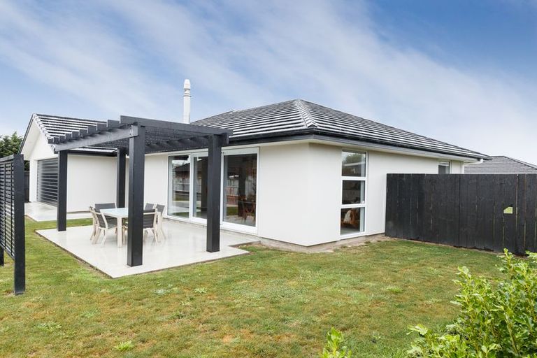 Photo of property in 20 Pegasus Place, Kelvin Grove, Palmerston North, 4414