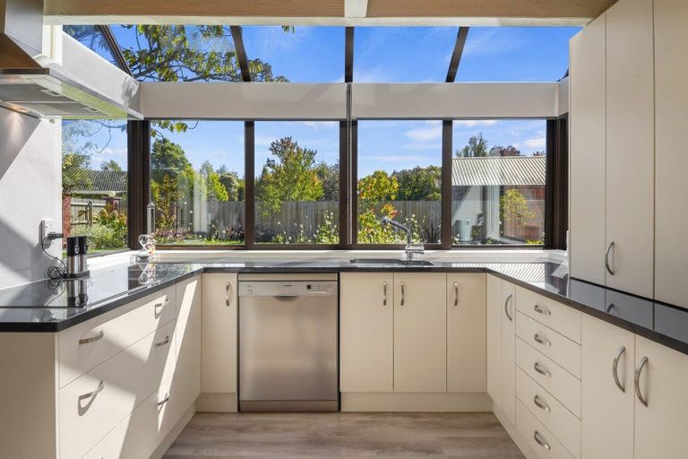 Photo of property in 12 Harrod Place, Rangiora, 7400