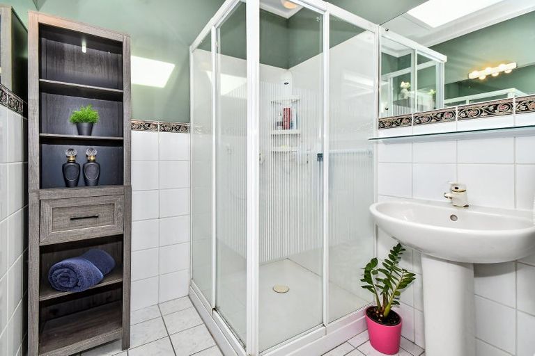 Photo of property in 8a Ashdown Place, Pahurehure, Papakura, 2113