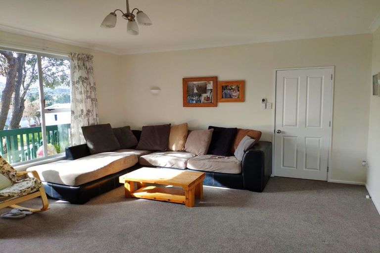 Photo of property in 42 Churton Drive, Churton Park, Wellington, 6037