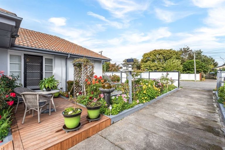 Photo of property in 50 Croziers Road, St Albans, Christchurch, 8052