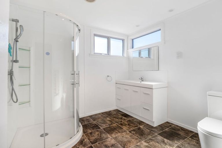 Photo of property in 124 Weraroa Road, Waverley, 4510